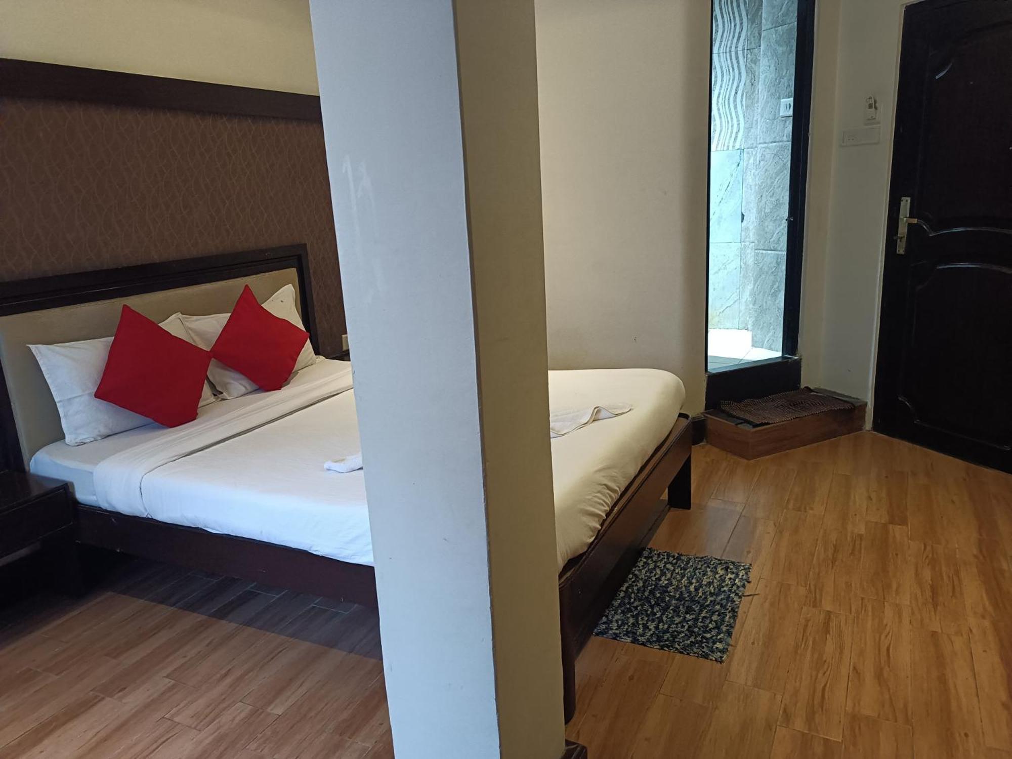 Hotel Serene Шиллонг Екстер'єр фото