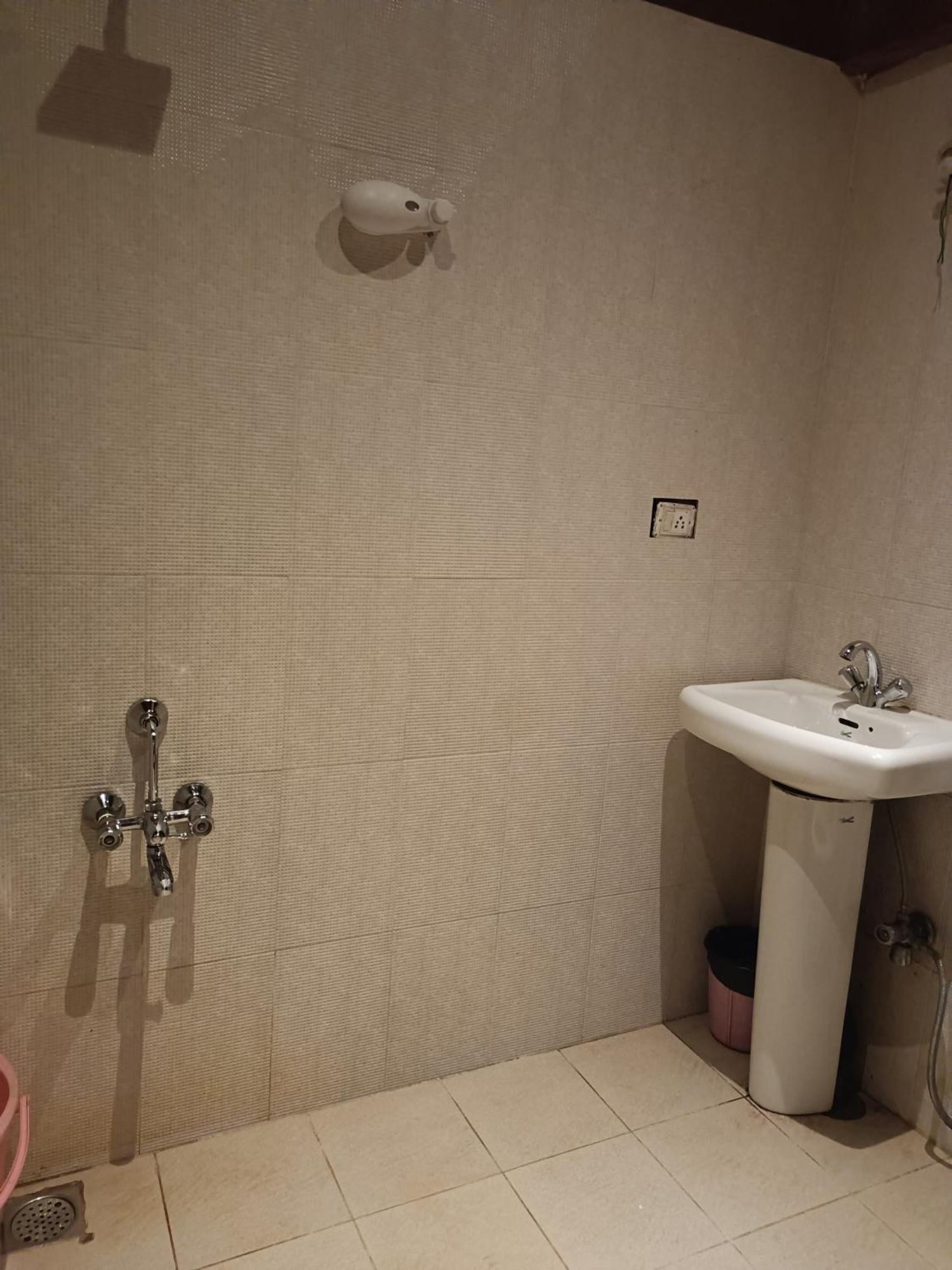 Hotel Serene Шиллонг Екстер'єр фото