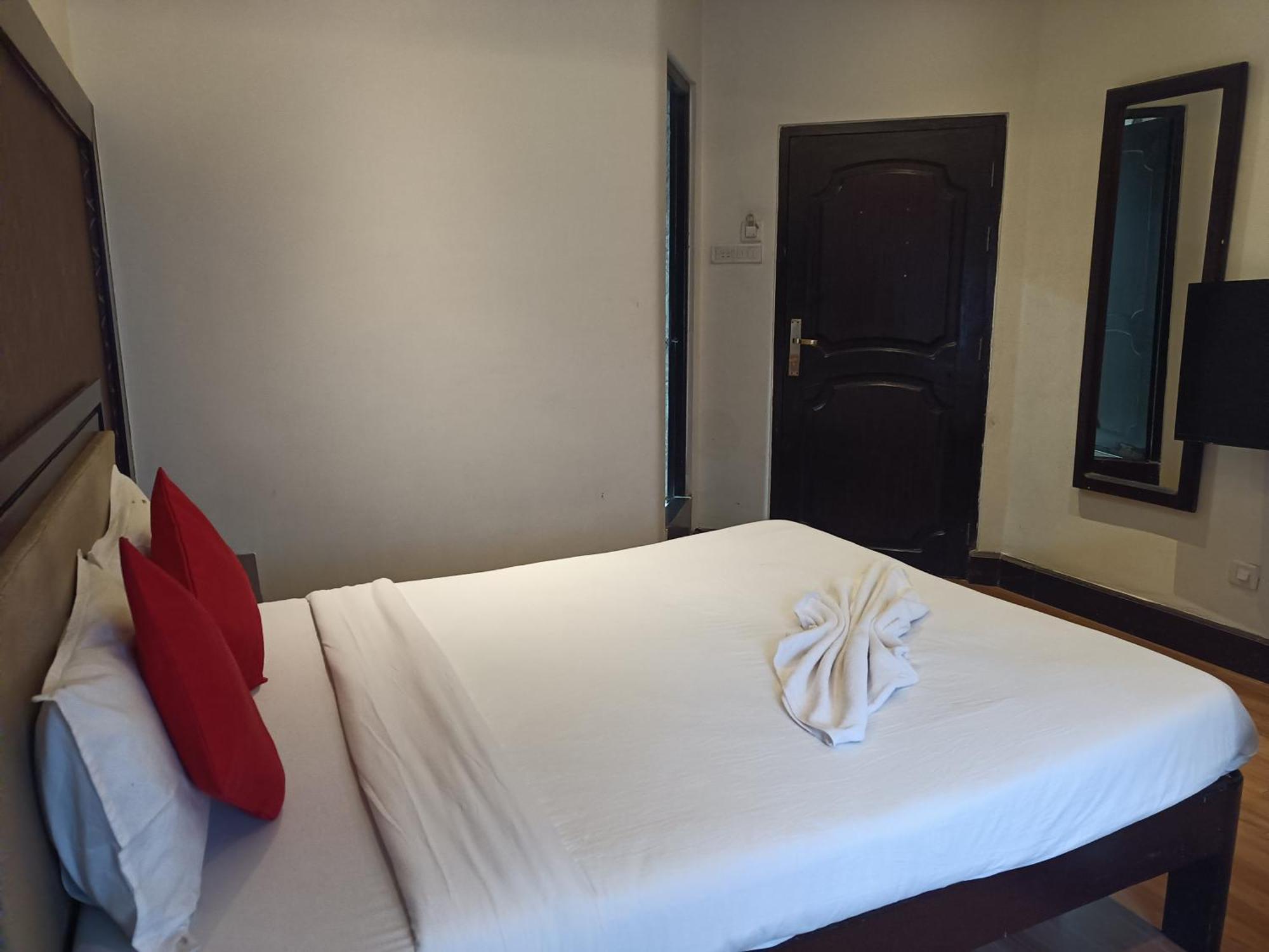 Hotel Serene Шиллонг Екстер'єр фото