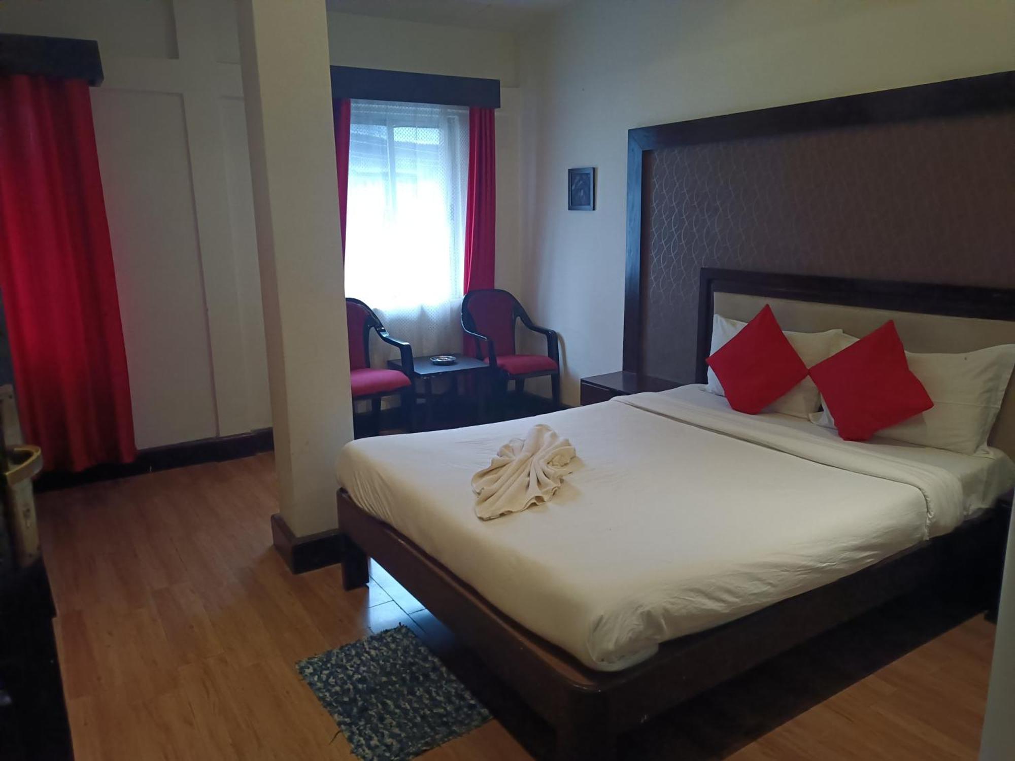 Hotel Serene Шиллонг Екстер'єр фото