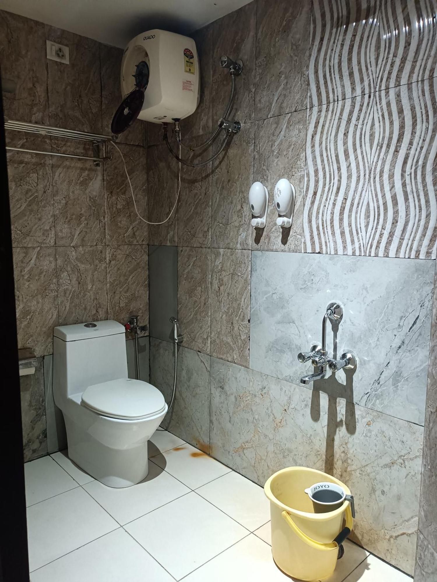 Hotel Serene Шиллонг Екстер'єр фото