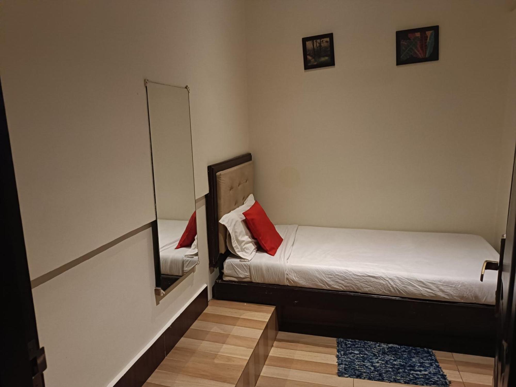 Hotel Serene Шиллонг Екстер'єр фото