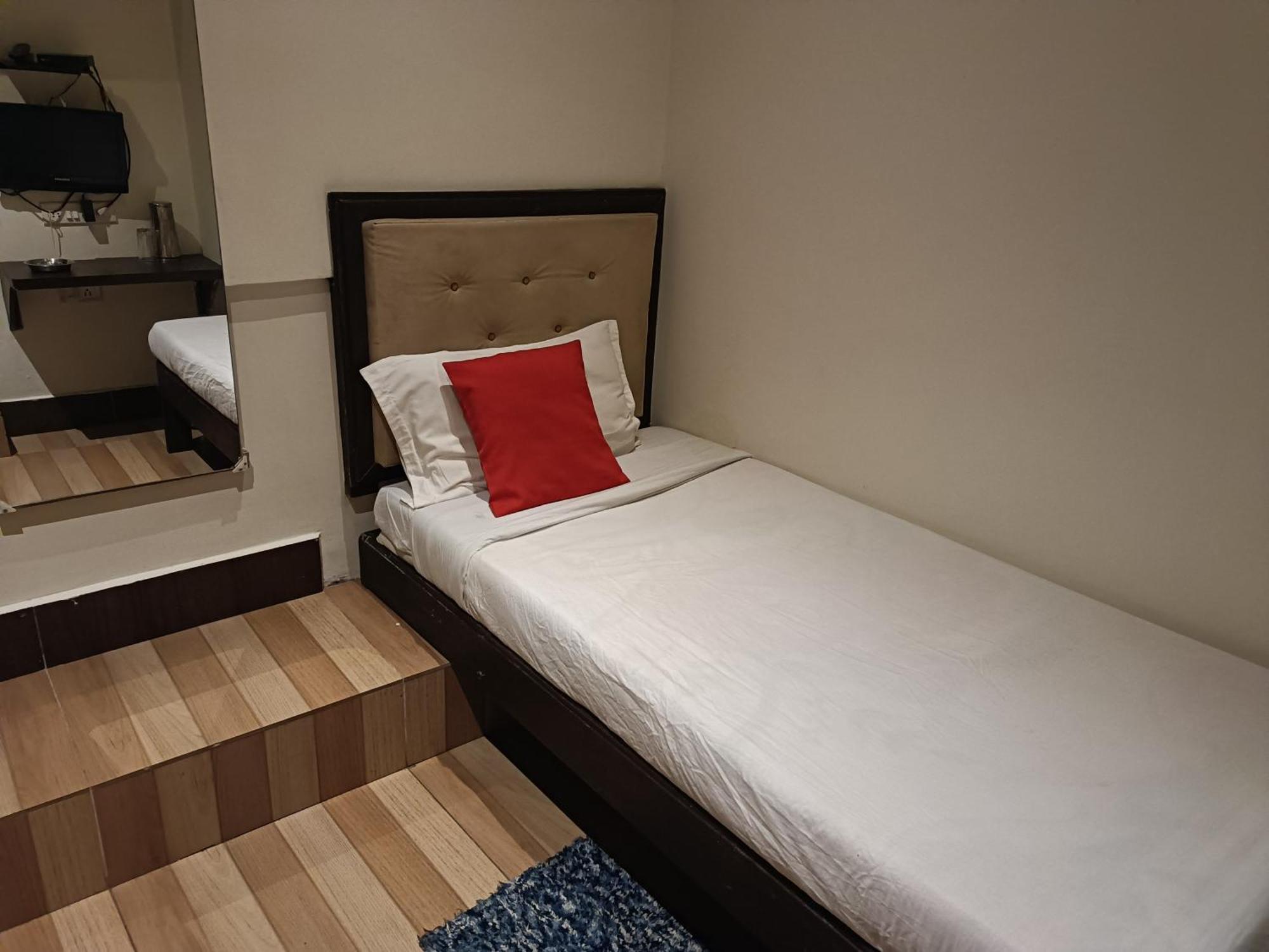 Hotel Serene Шиллонг Екстер'єр фото