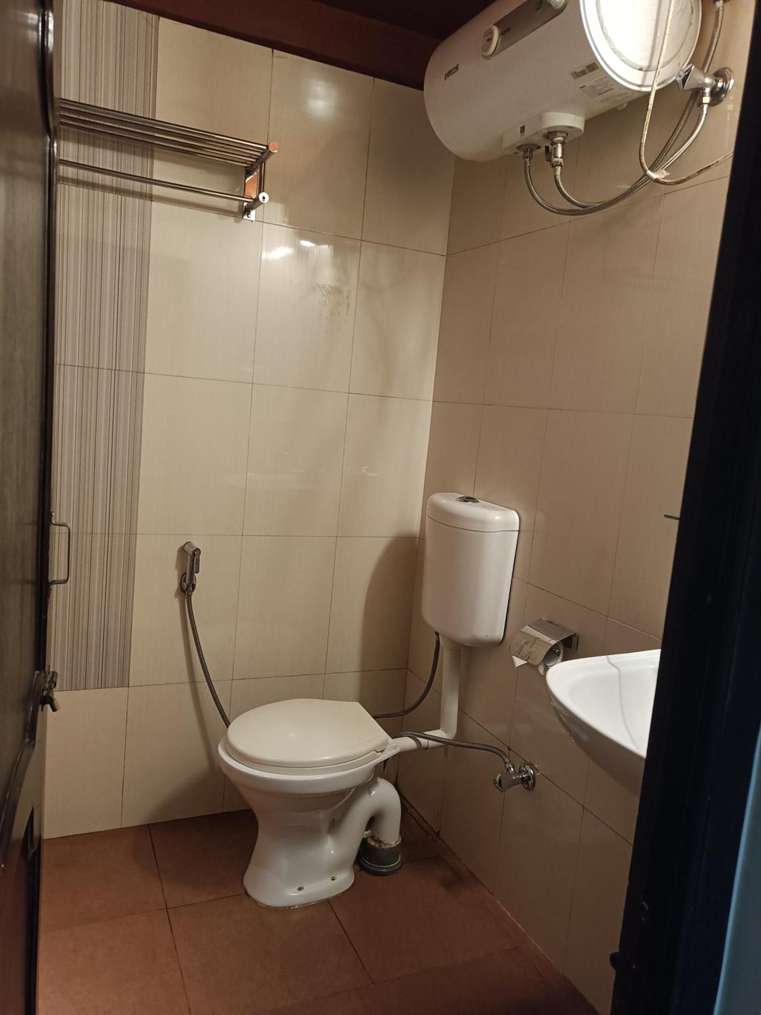 Hotel Serene Шиллонг Екстер'єр фото