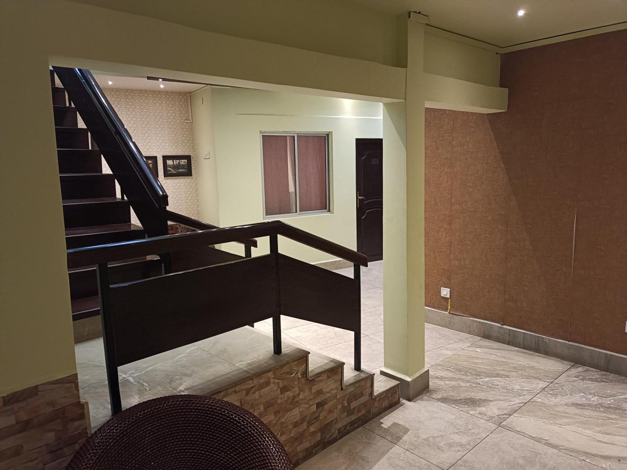 Hotel Serene Шиллонг Екстер'єр фото